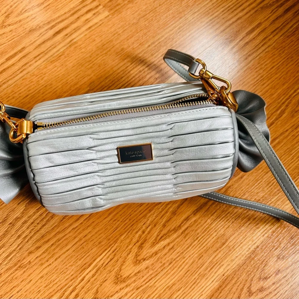 ♠️ Kate Spade Sweat Treats Festive Pleated Leather Small Barrel Bag- Starlight♠️ - Picture 5 of 8